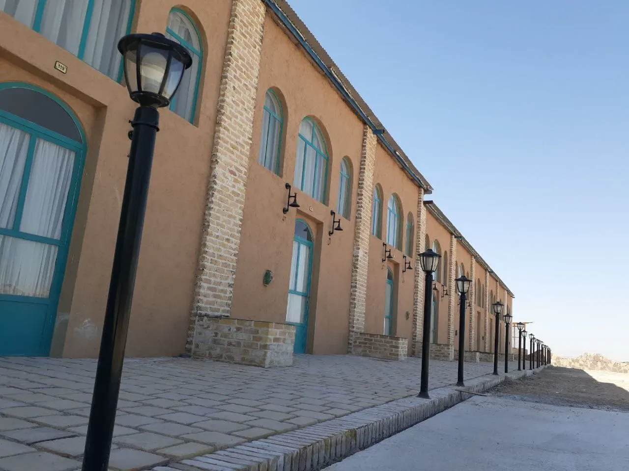 هتل نارنجستان طبس