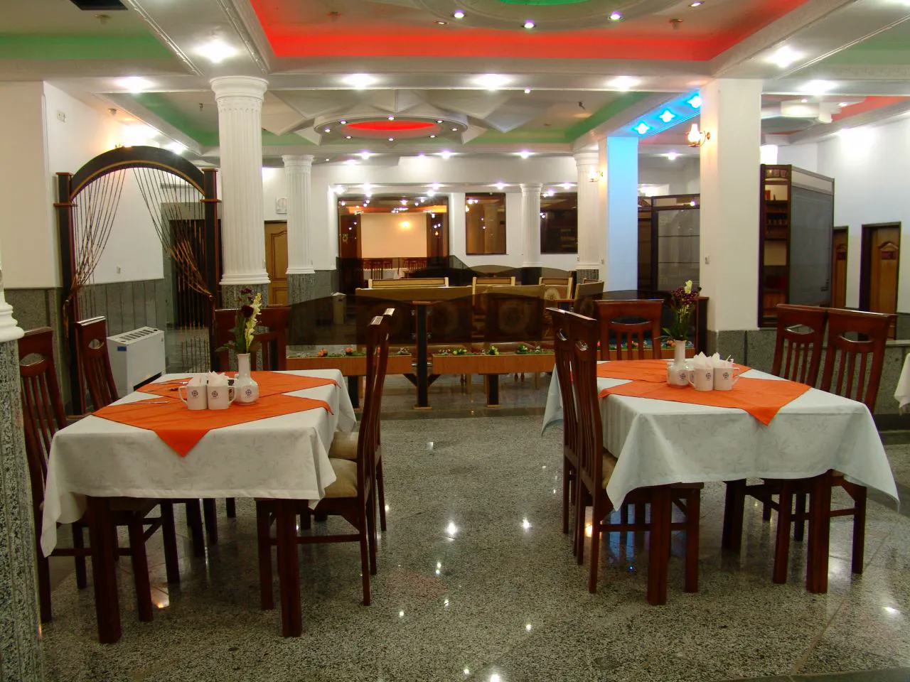 هتل بهجت میبد