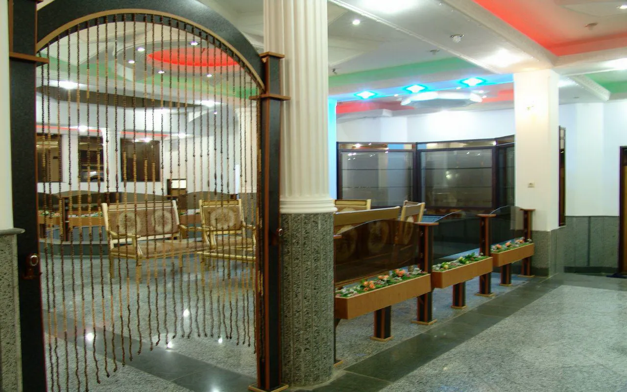 هتل بهجت میبد