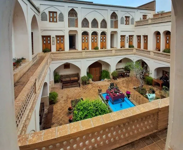اقامتگاه سنتی احسان کاشان
