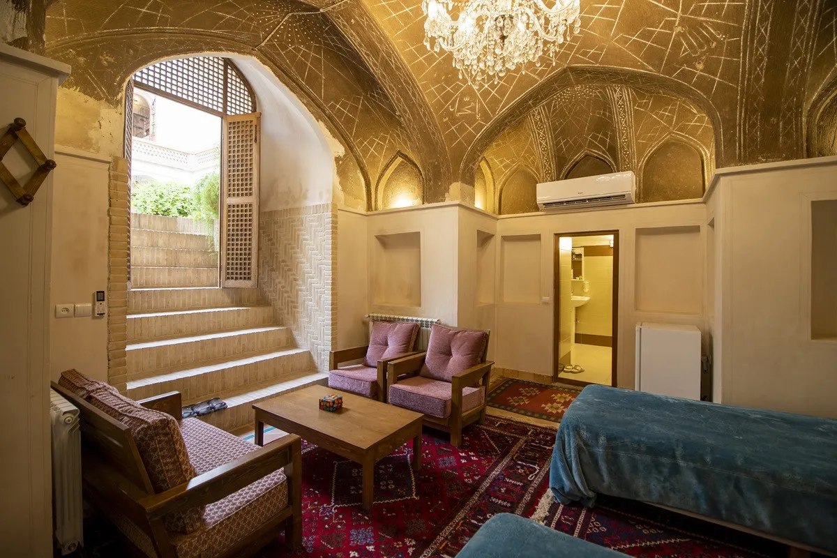 اقامتگاه سنتی احسان کاشان