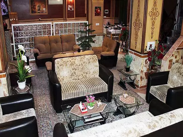 مبلمان و میزهای پذیرایی لابی هتل قصر