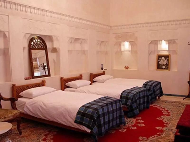 اتاق مهینستان راهب با سه تخت یکنفره