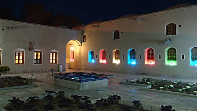 هاستل جهانگردی نائین
