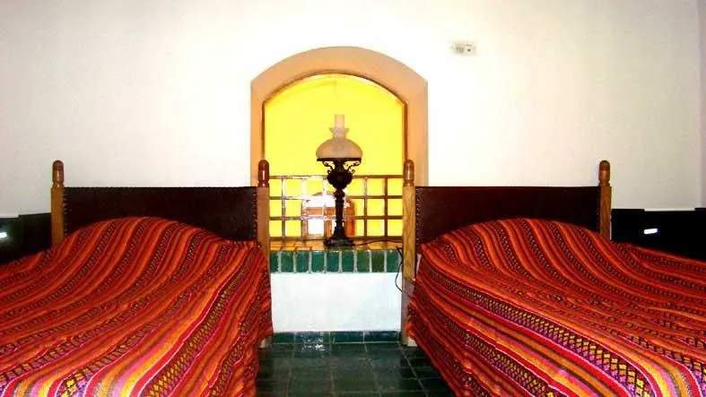 هاستل جهانگردی نائین