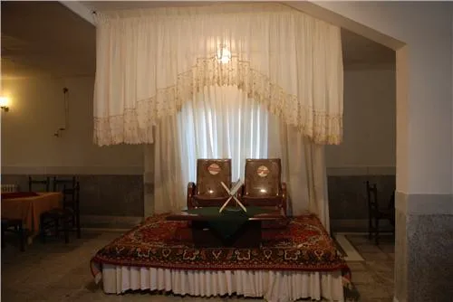 هاستل جهانگردی داران