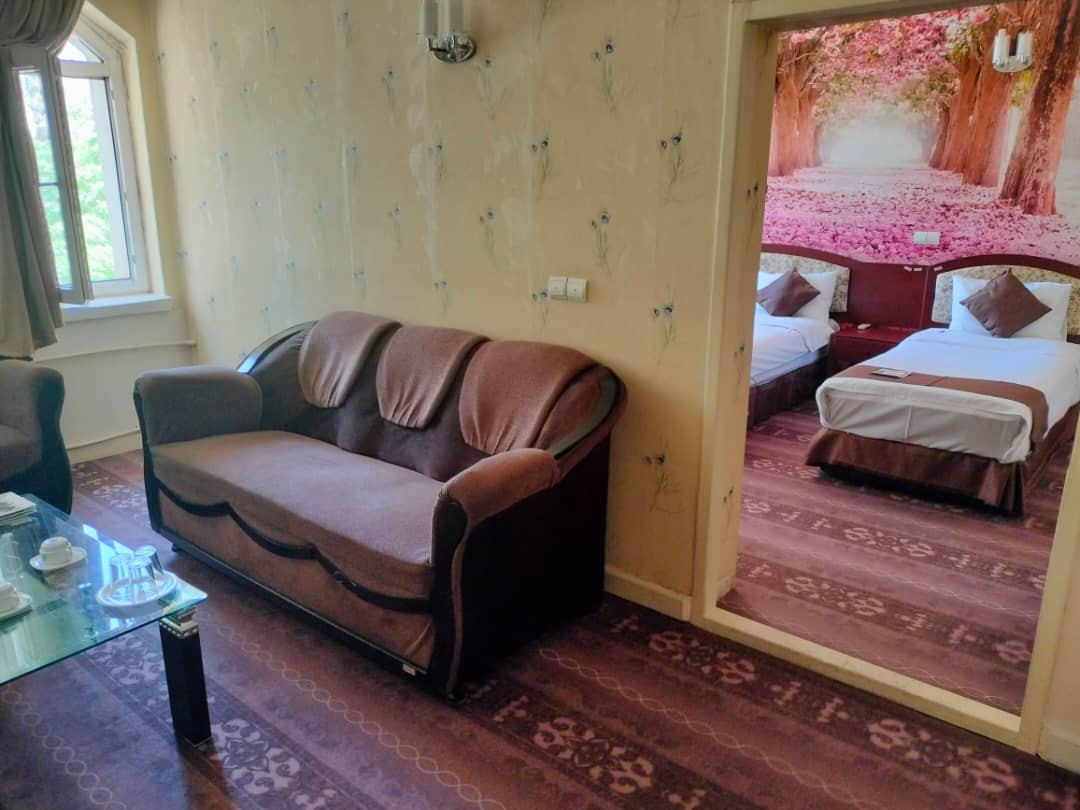 سوئیت یکخوابه سه تخته