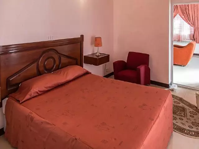 اتاق خواب هتل جهانگردی سراب کیو با تخت دونفره
