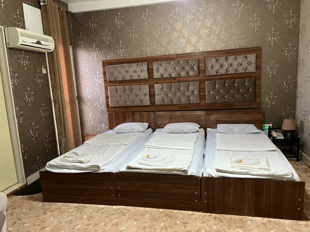 هتل هالیس بروجرد