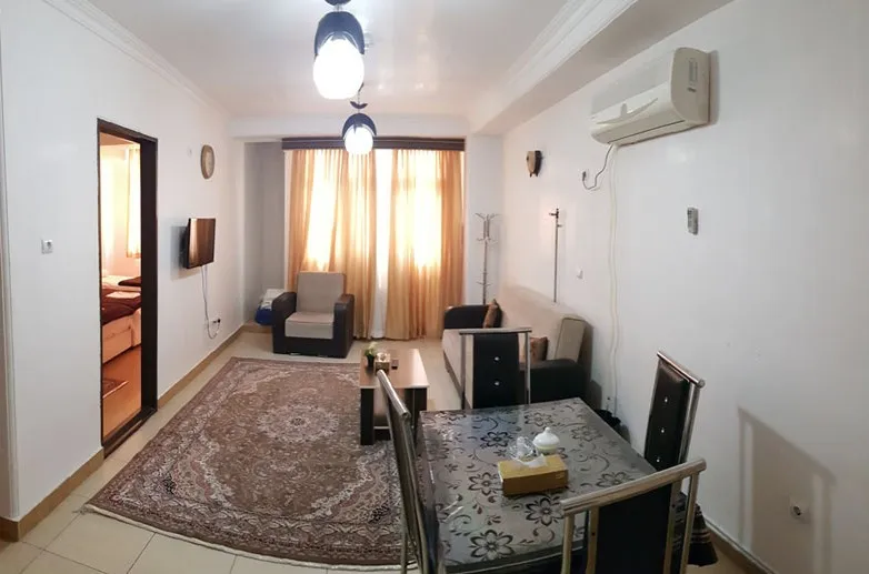 آلتین ارس؛ نشیمن و میز غذاخوری اتاق