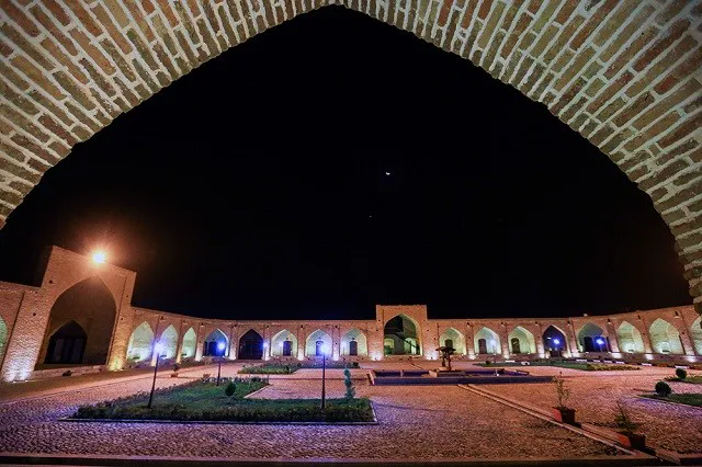 هتل لاله بیستون کرمانشاه