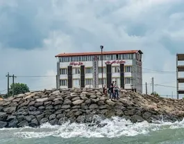 دریاکنار