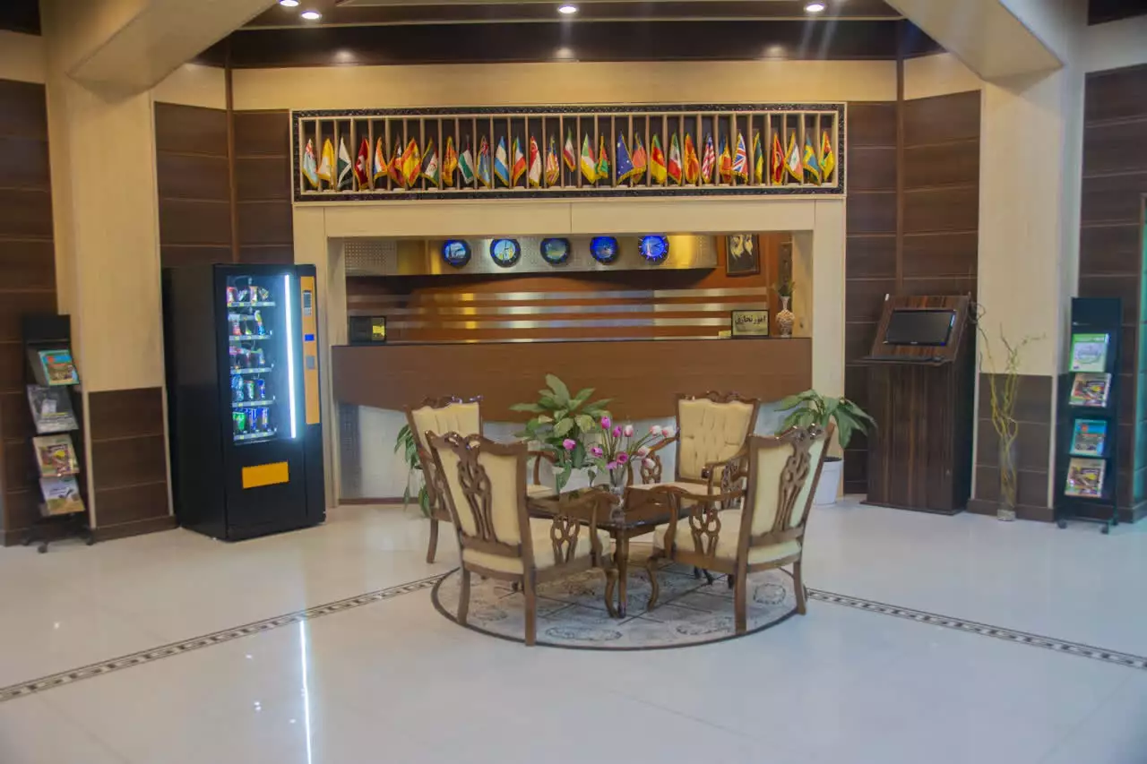 مبلمان و میز پذیرش هتل نیشکر