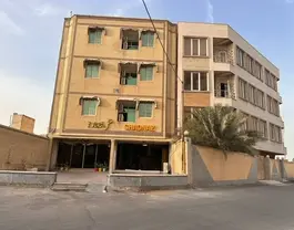 نمای بیرونی ساختمان هتل شادناز ۲