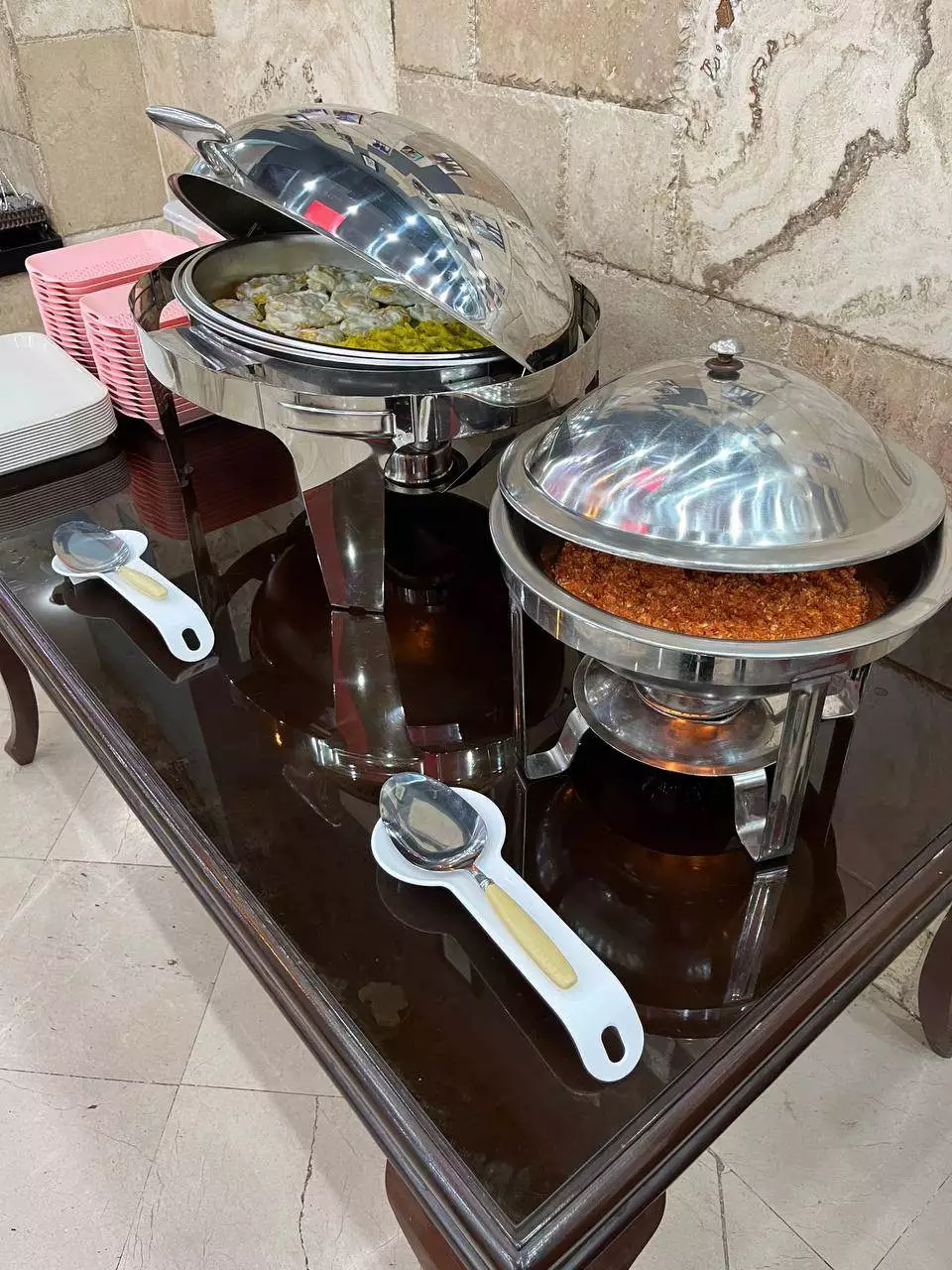 ظروف گرم نگهدارنده غذا در بوفه سالیز