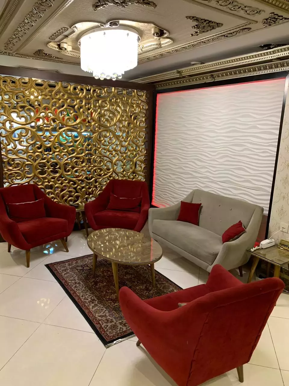 زیبا