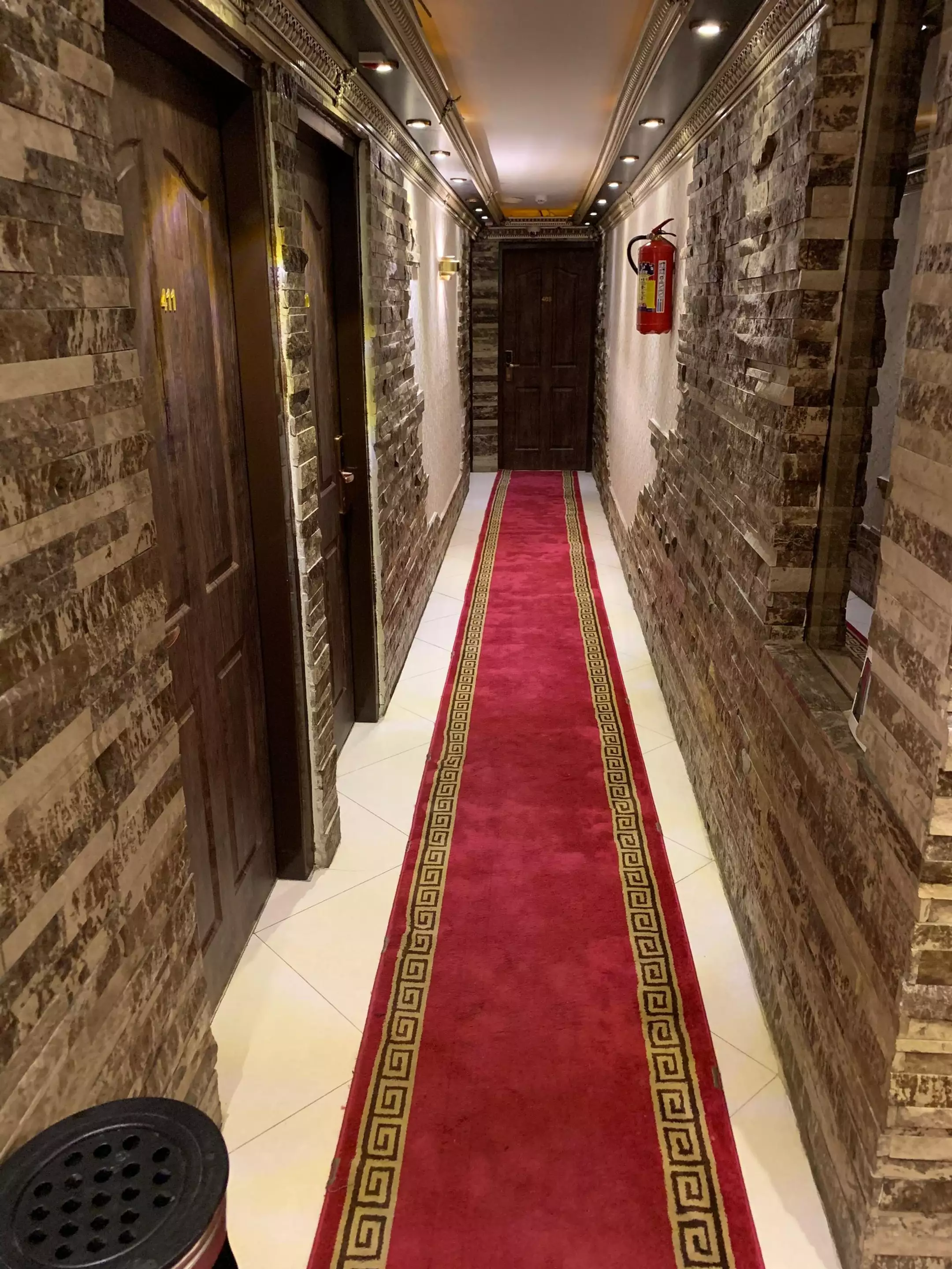 زیبا