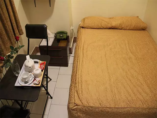 تخت دونفره اتاق هتل مهر