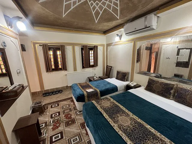 اتاق سه تخته (یک تخت دبل+یک سرویس اضافه)