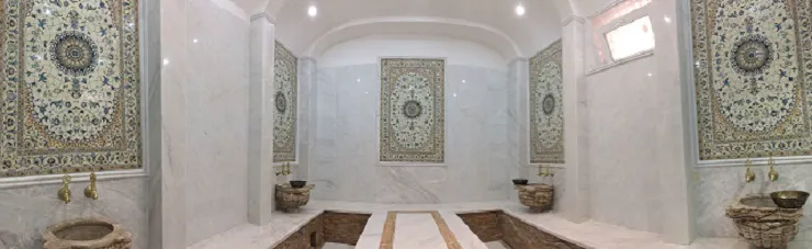 حمام سنگی با کاشی‌کاری سنتی هتل آریانا