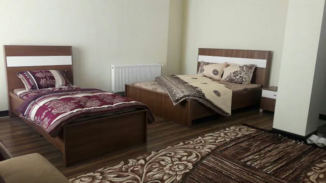 اتاق خورشید اردهال با دو تخت یک‌نفره