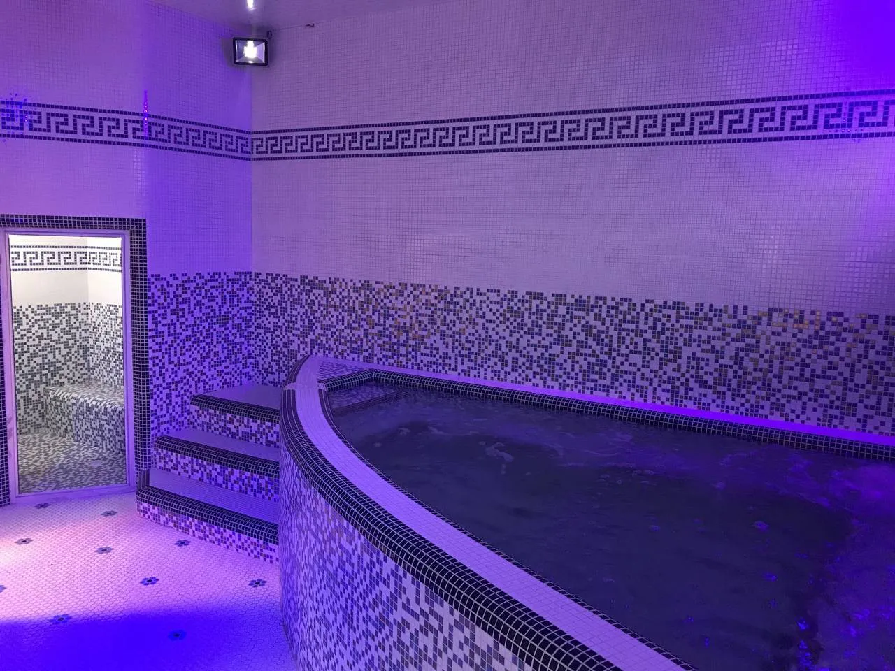 هتل آپارتمان سپید سرعین