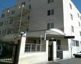 نمای ورودی و نمای سنگی ساختمان هتل ایران پارک