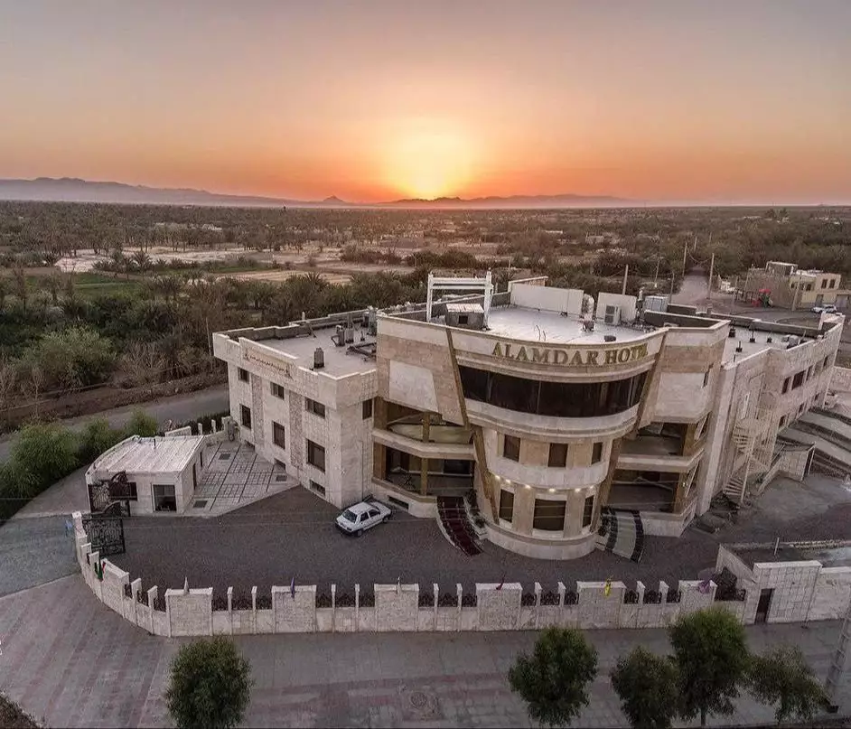 نمای هوایی هتل علمدار هنگام غروب