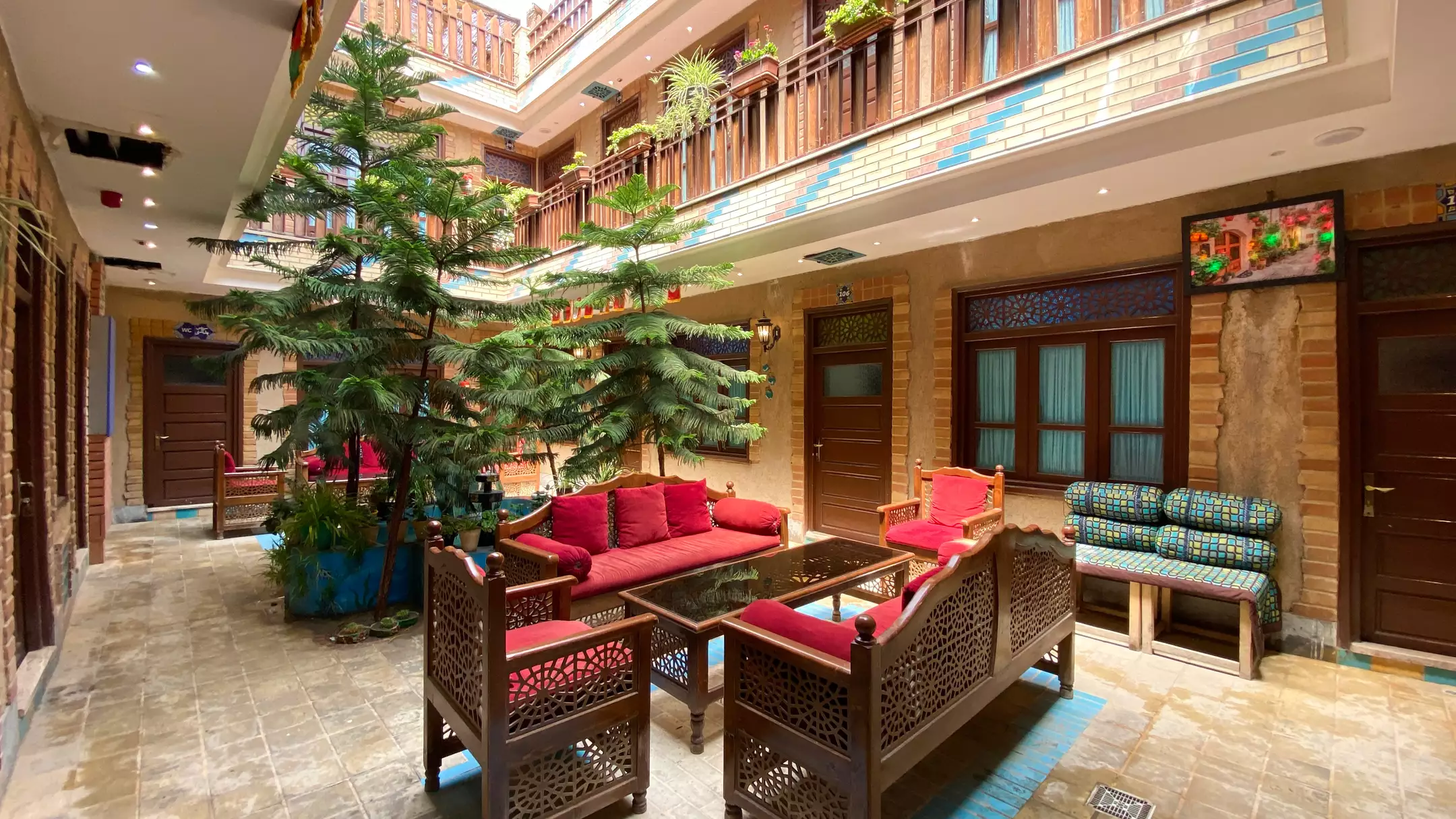 سرای اردیبهشت