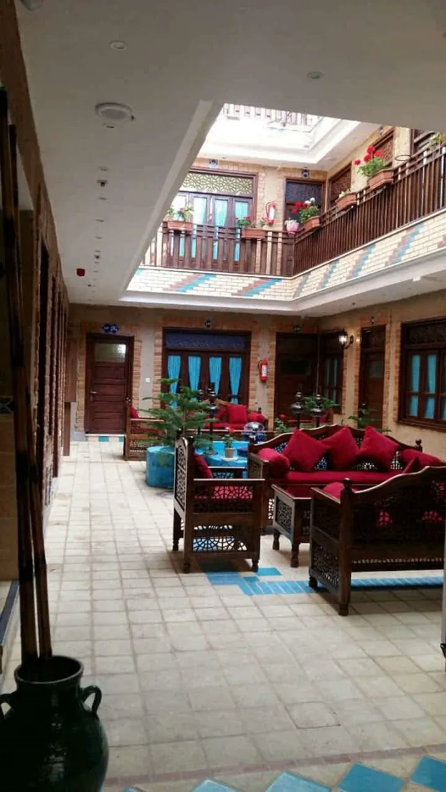 هتل سرای اردیبهشت اصفهان