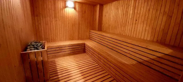 اتاق سونای خشک چوبی هتل امیران