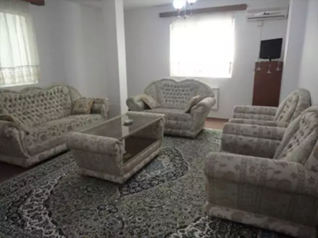 نشیمن هتل ابوالفضل با مبلمان و فرش