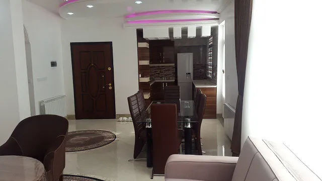 فضای نشیمن و میز غذاخوری هتل چیپال