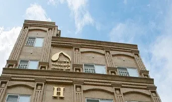نمای بیرونی هتل کاظمین