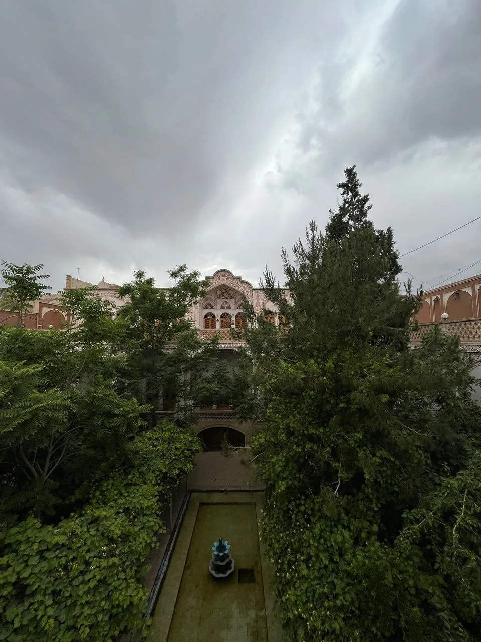 اقامتگاه سنتی خادمی کاشان