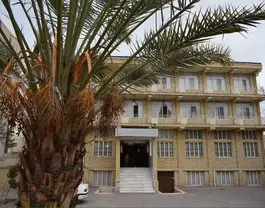 نمای ورودی هتل ناز پشت نخل