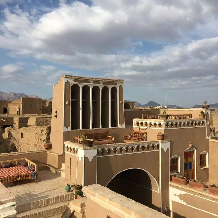 نمای معماری سنتی هتل انار