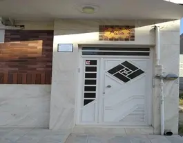 درب ورودی هتل فانوس با قاب سنگی