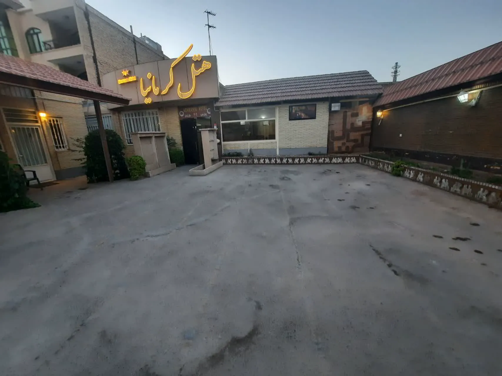 هتل کرمانیا کرمان
