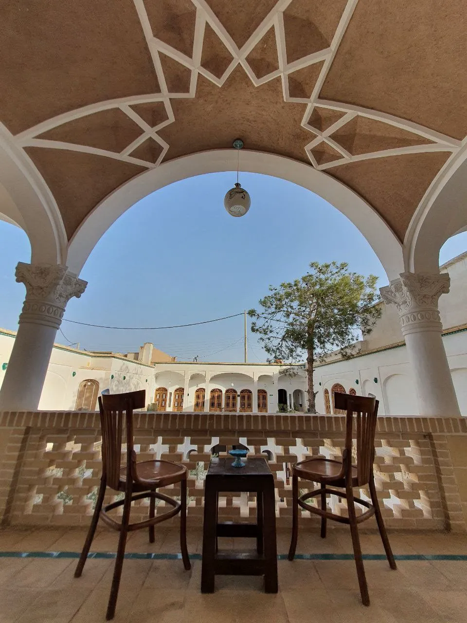 اقامتگاه سنتی اطلسی کاشان