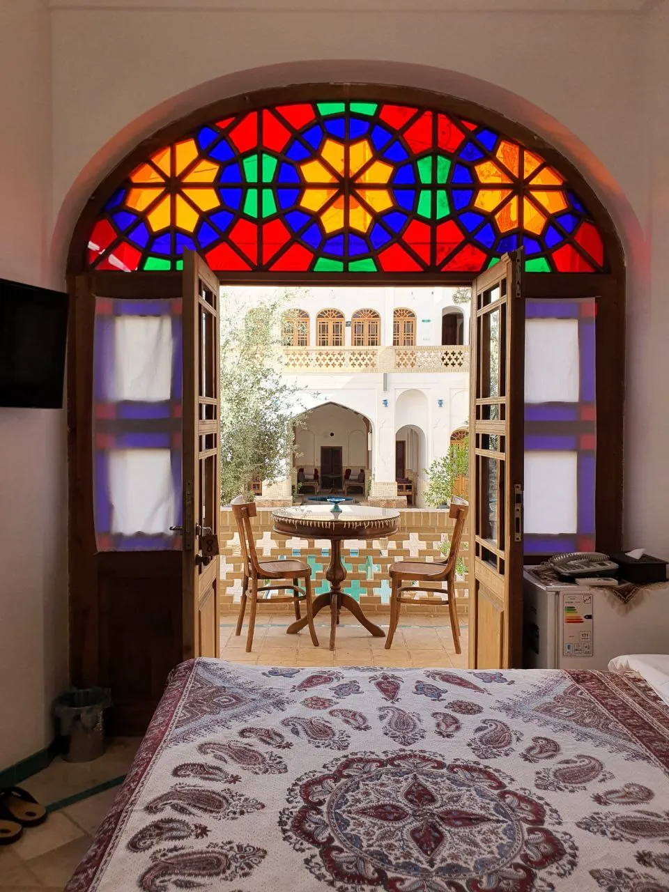 اقامتگاه سنتی اطلسی کاشان