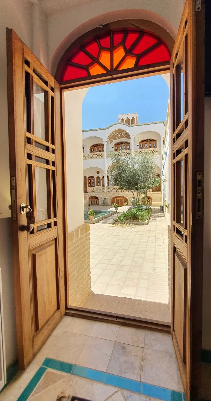 اقامتگاه سنتی اطلسی کاشان