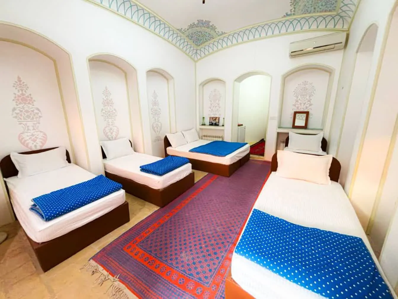 اتاق پنج تخته شبستان 1