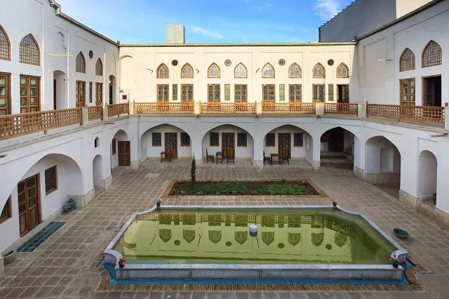 اقامتگاه سنتی ادیب کاشان
