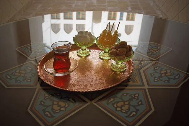 اقامتگاه سنتی ادیب کاشان