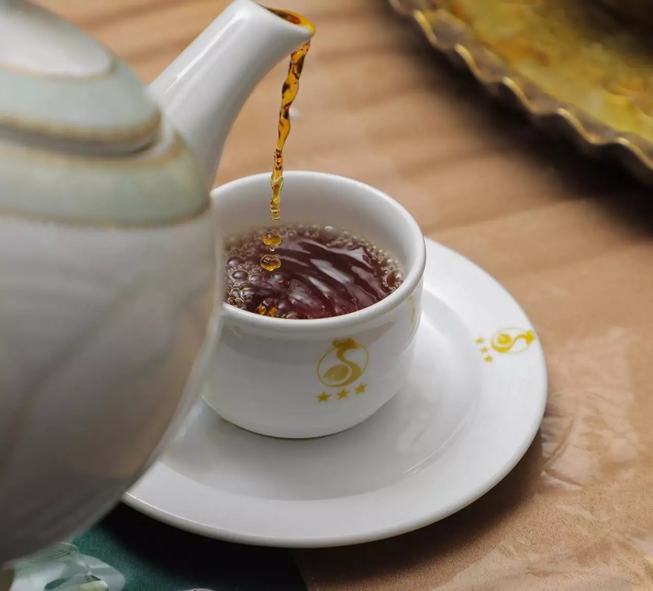 قوری و فنجان چای هتل سومیا