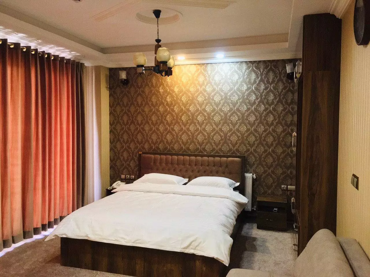 اتاق خواب پردیس سکوتی با تخت دونفره