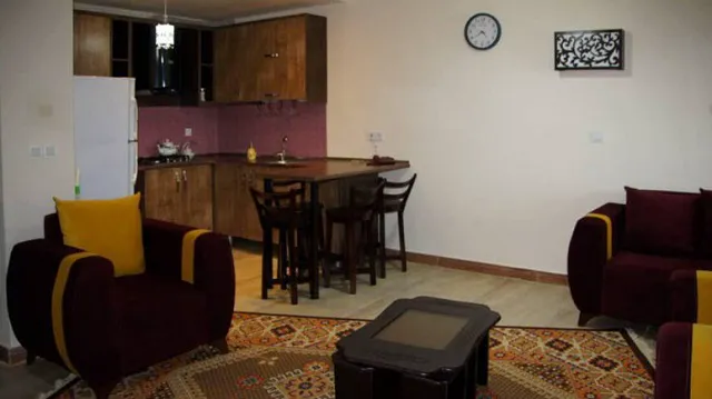 نشیمن و آشپزخانه واحد هتل فلامینگو
