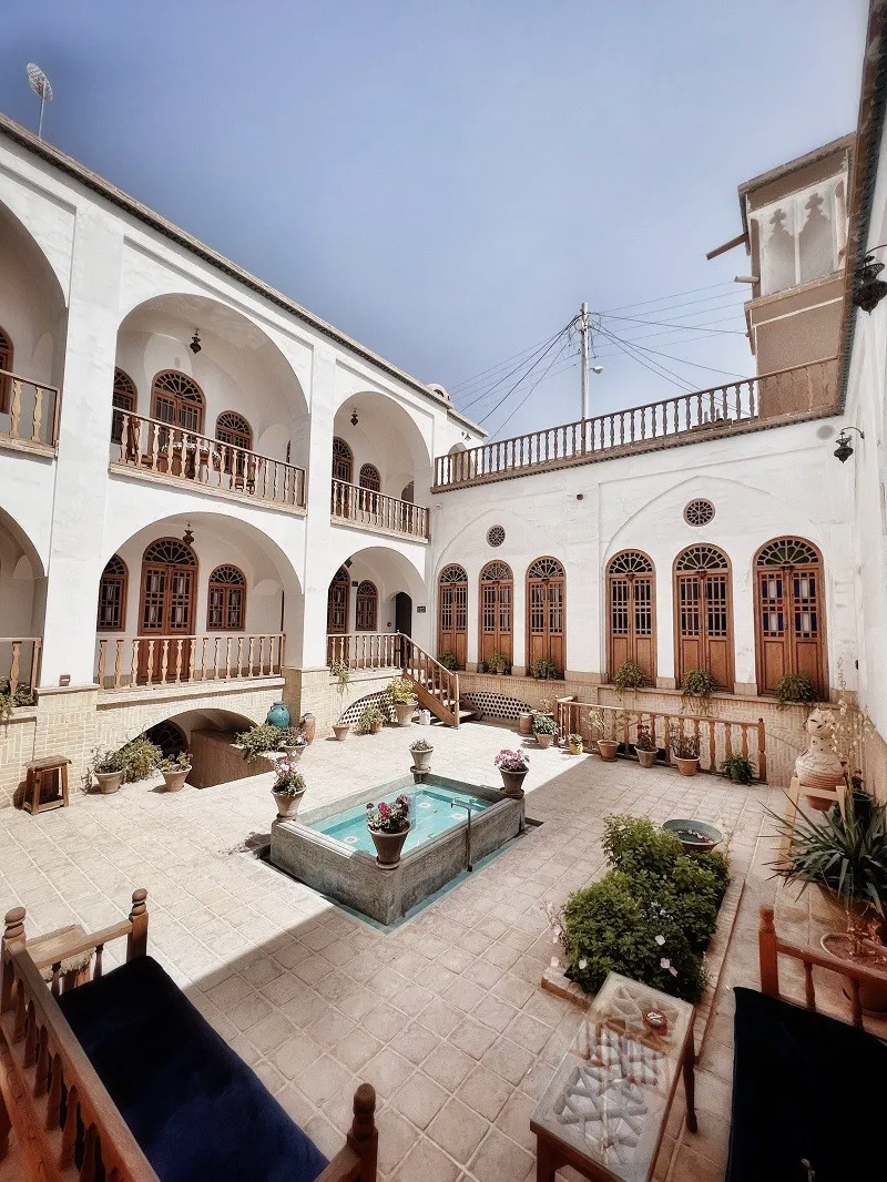 اقامتگاه سنتی گیواک کاشان