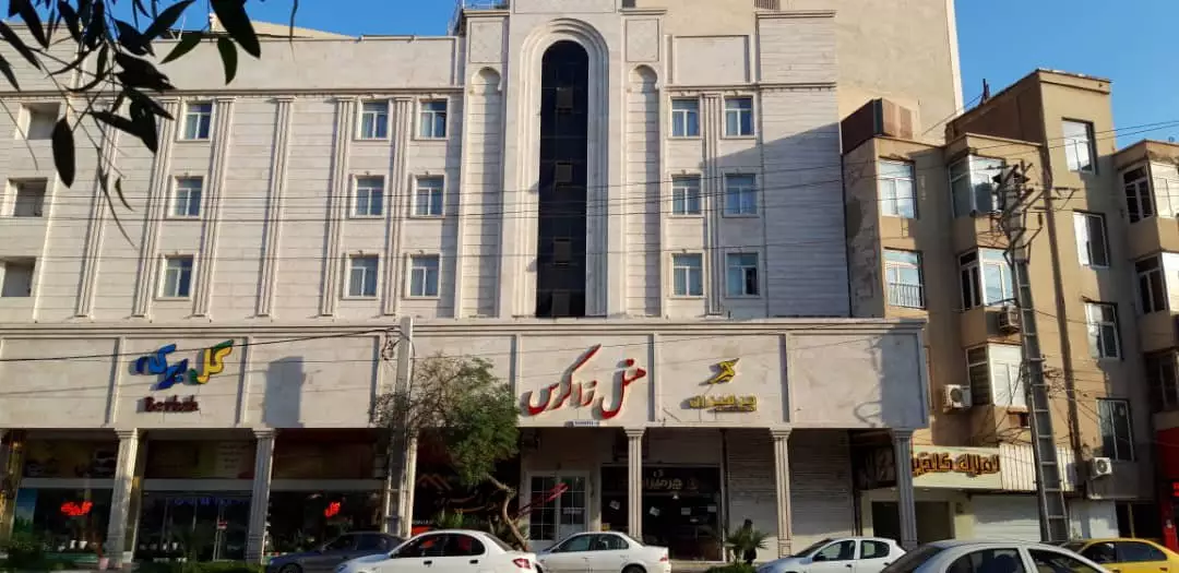 نمای بیرونی ساختمان هتل زاگرس